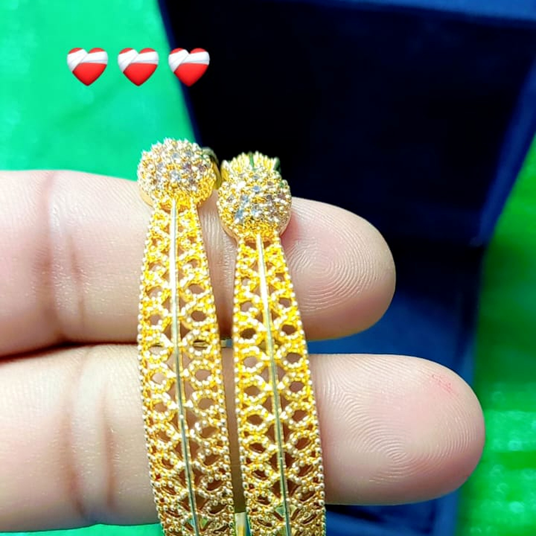 One Carat Gold Luxury Bangles Pair
